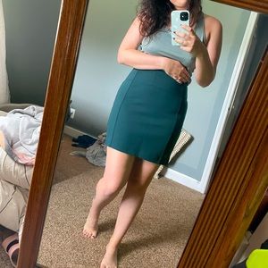 10 Lululemon emerald green skirt